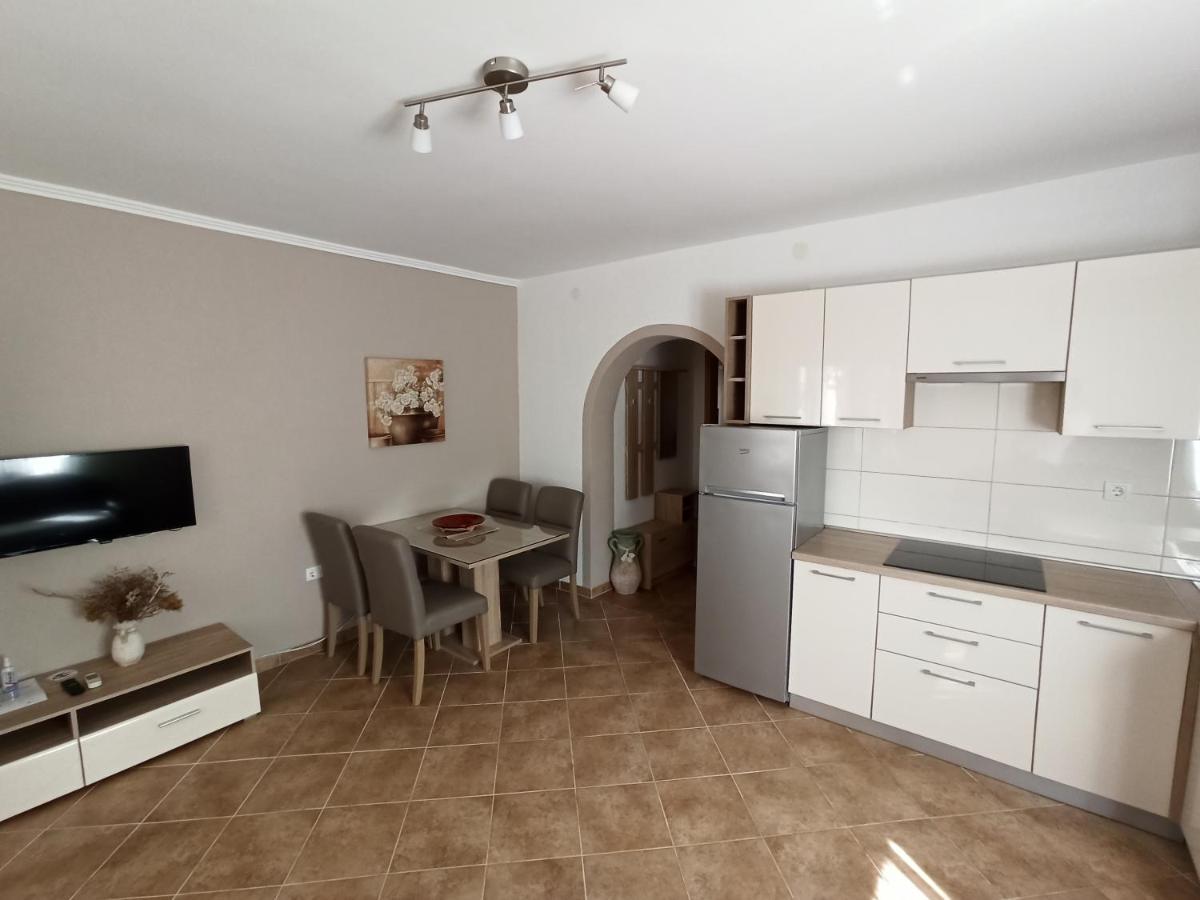 Apartmani Vesna Krk Town Eksteriør billede
