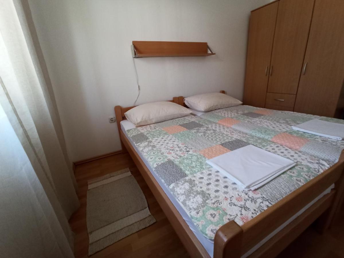 Apartmani Vesna Krk Town Eksteriør billede