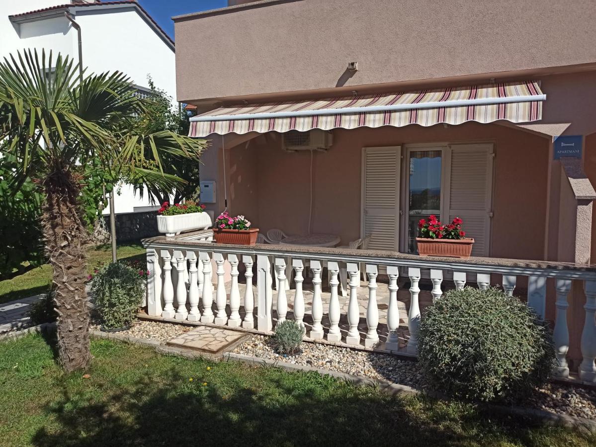 Apartmani Vesna Krk Town Eksteriør billede