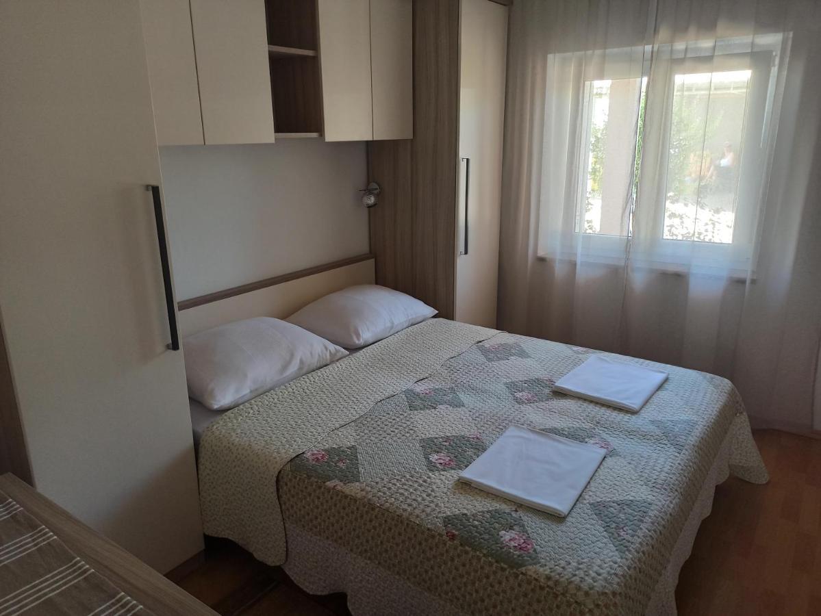 Apartmani Vesna Krk Town Eksteriør billede