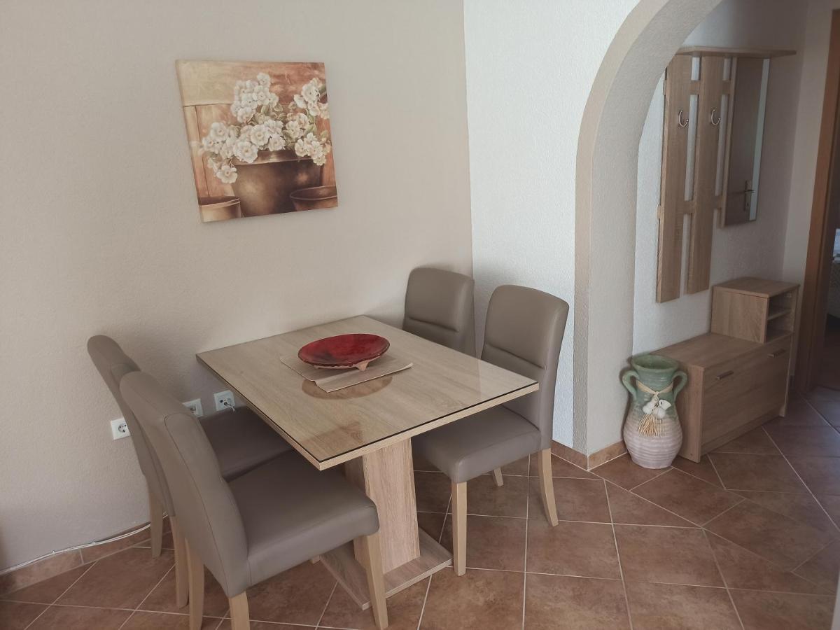 Apartmani Vesna Krk Town Eksteriør billede