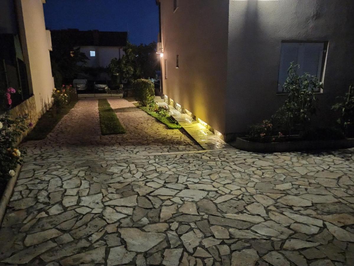 Apartmani Vesna Krk Town Eksteriør billede