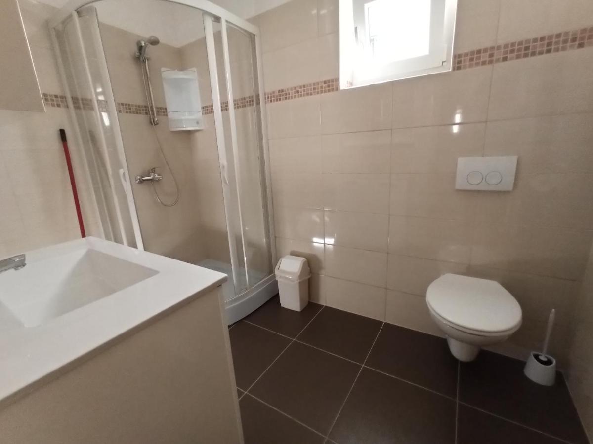 Apartmani Vesna Krk Town Eksteriør billede