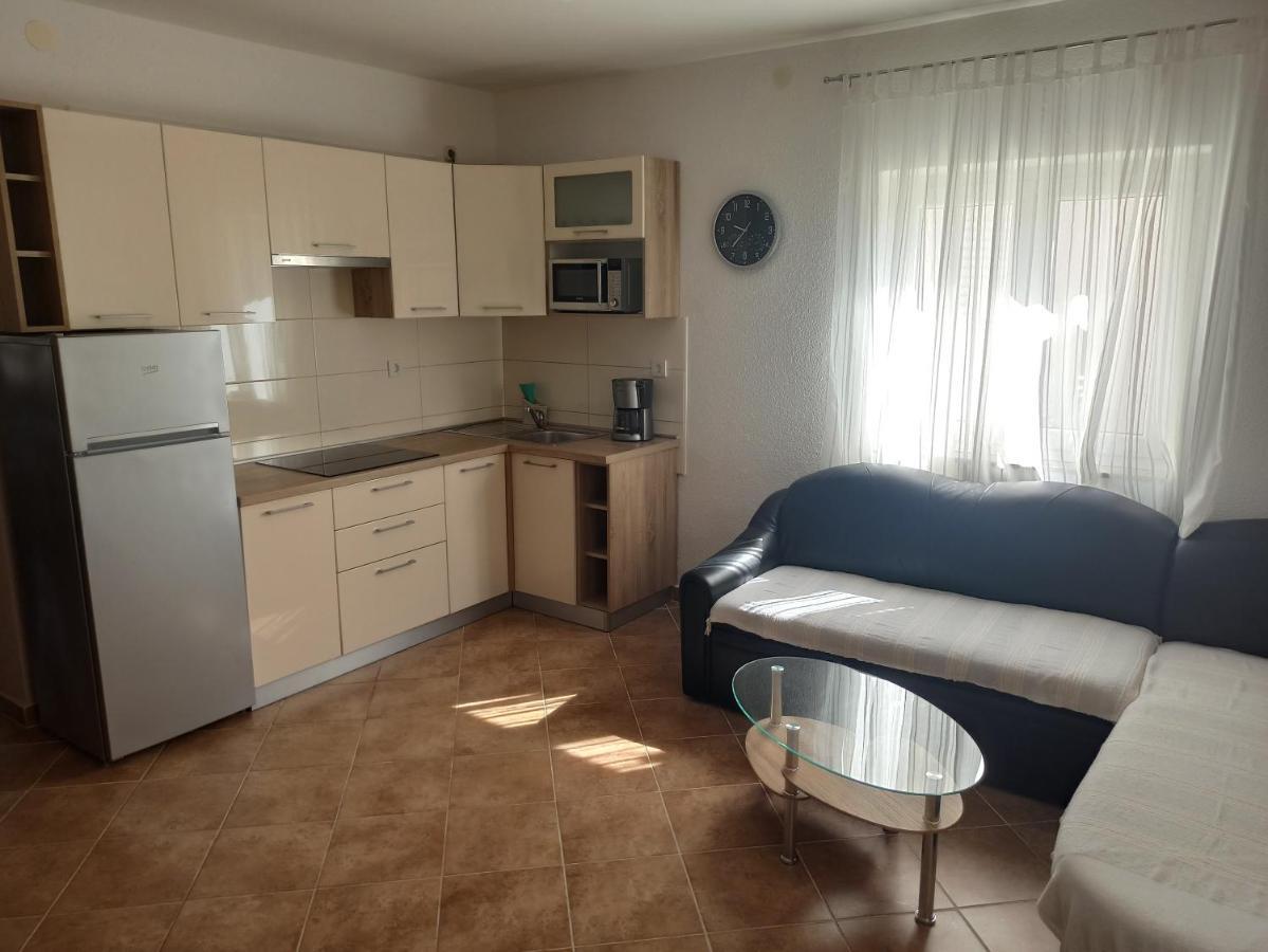 Apartmani Vesna Krk Town Eksteriør billede