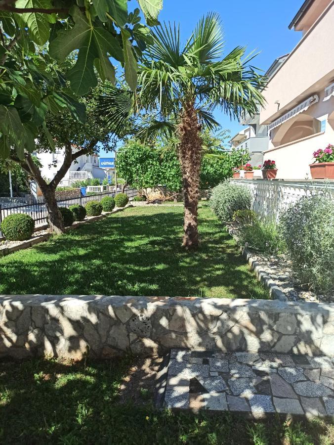 Apartmani Vesna Krk Town Eksteriør billede