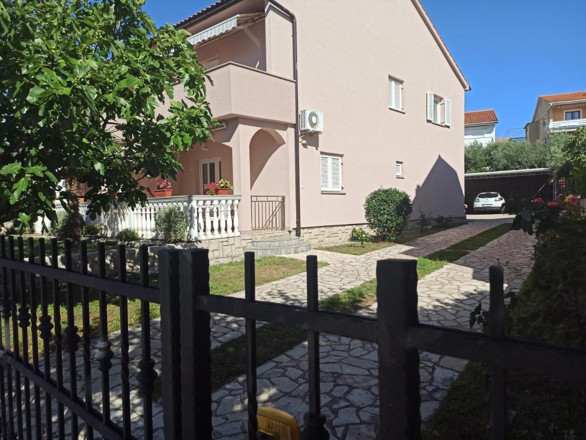 Apartmani Vesna Krk Town Eksteriør billede