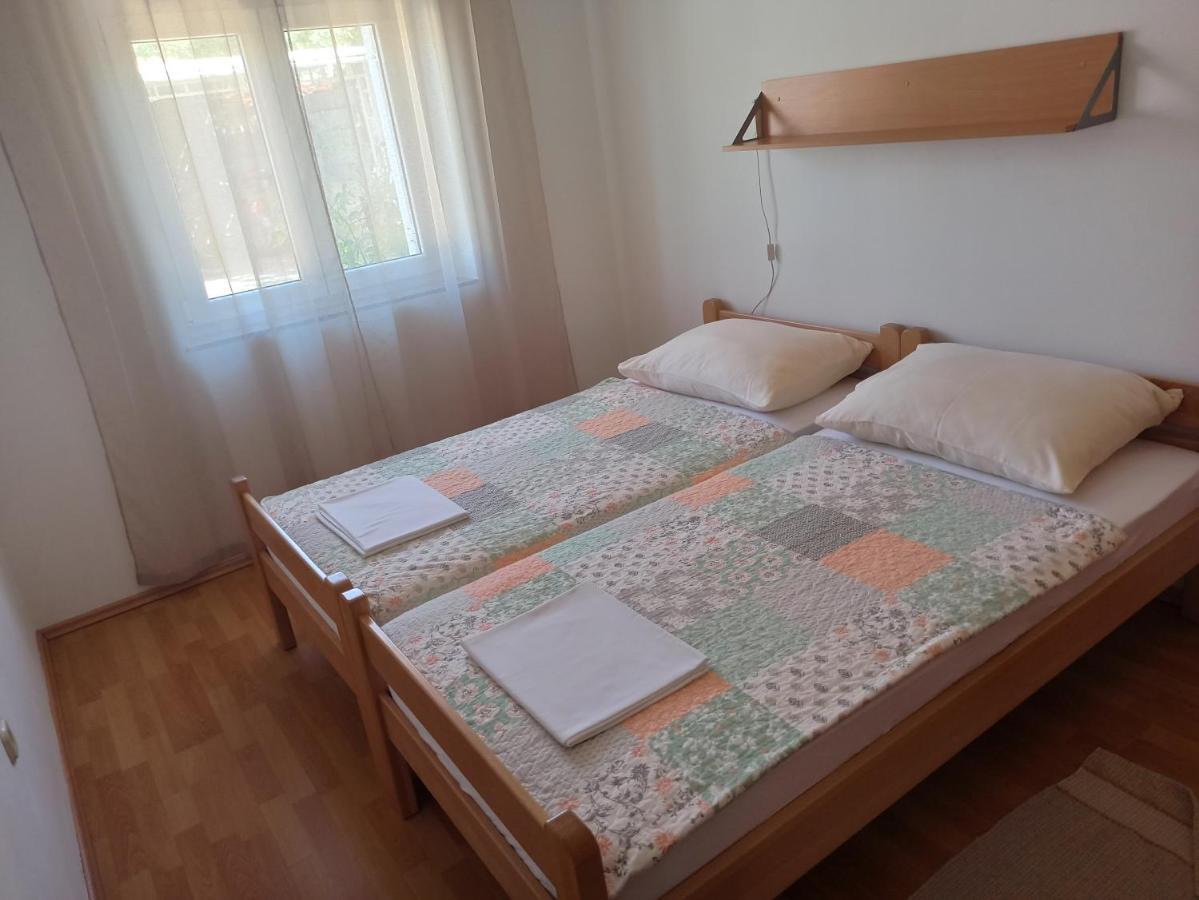 Apartmani Vesna Krk Town Eksteriør billede