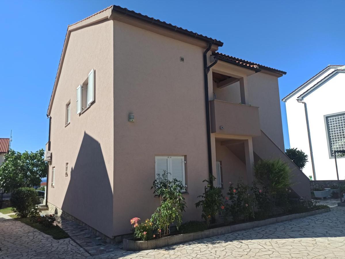 Apartmani Vesna Krk Town Eksteriør billede