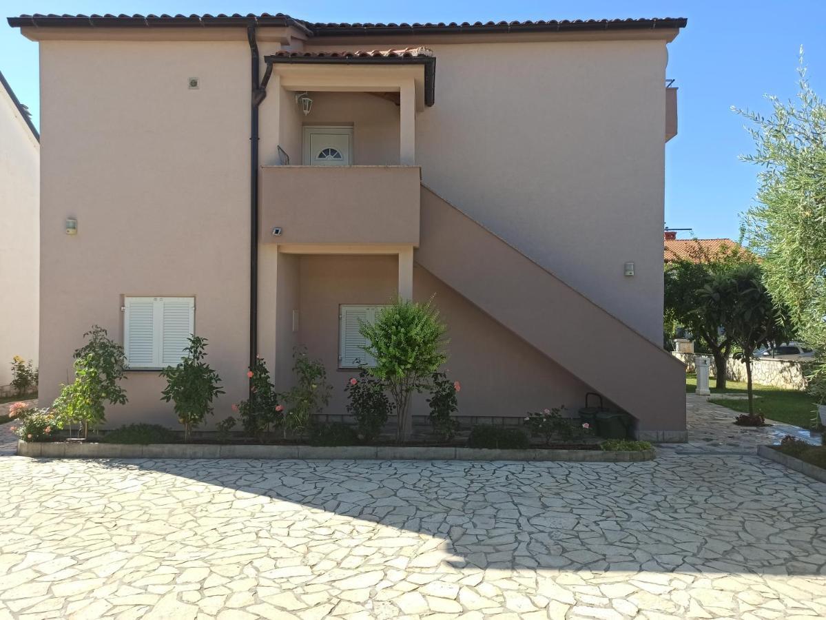 Apartmani Vesna Krk Town Eksteriør billede