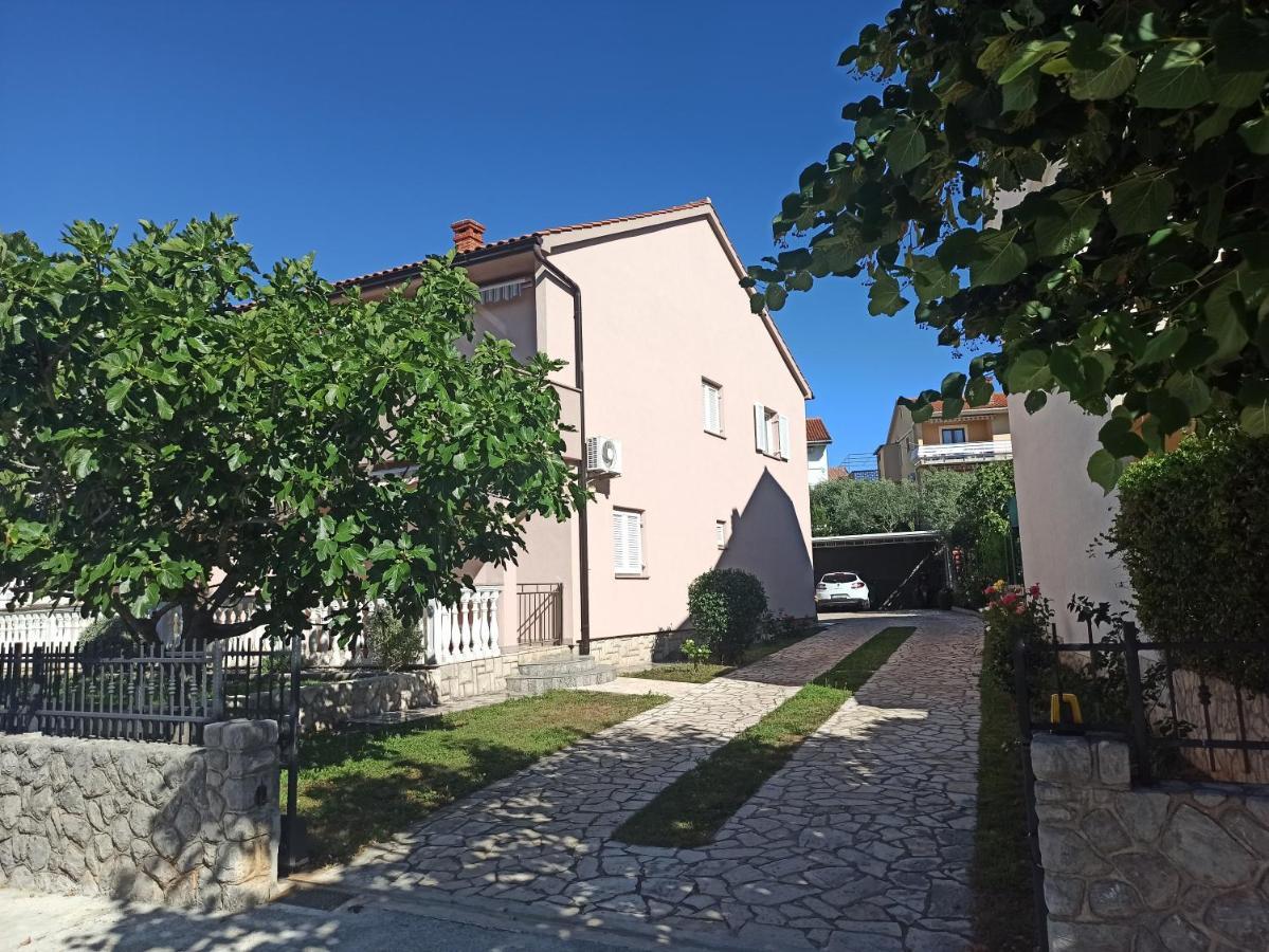 Apartmani Vesna Krk Town Eksteriør billede