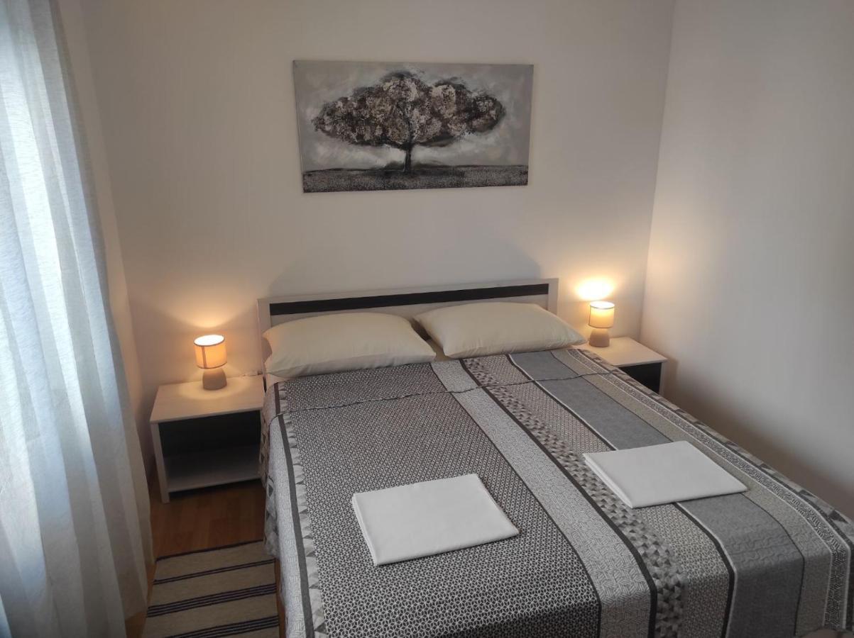 Apartmani Vesna Krk Town Eksteriør billede
