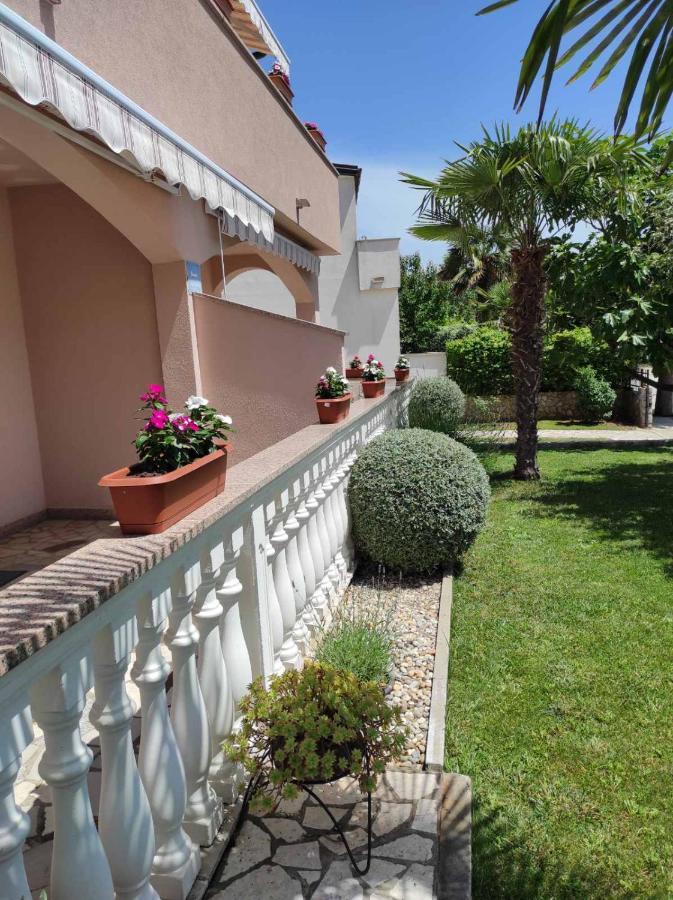 Apartmani Vesna Krk Town Eksteriør billede