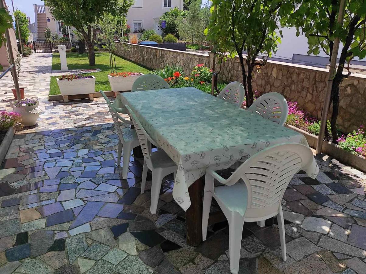 Apartmani Vesna Krk Town Eksteriør billede